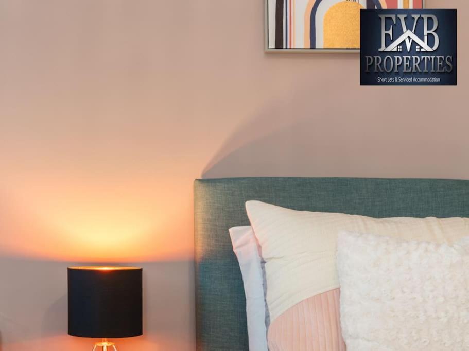 Charming Cosy Getaway Ideal For Leisure & Business サウサンプトン エクステリア 写真